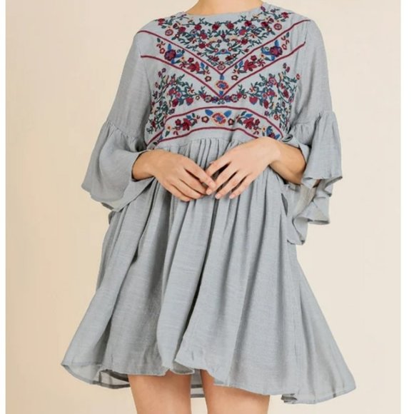 Umgee Dresses & Skirts - NWT Umgee Boho Embroidered Floral Bell Sleeve Dress
